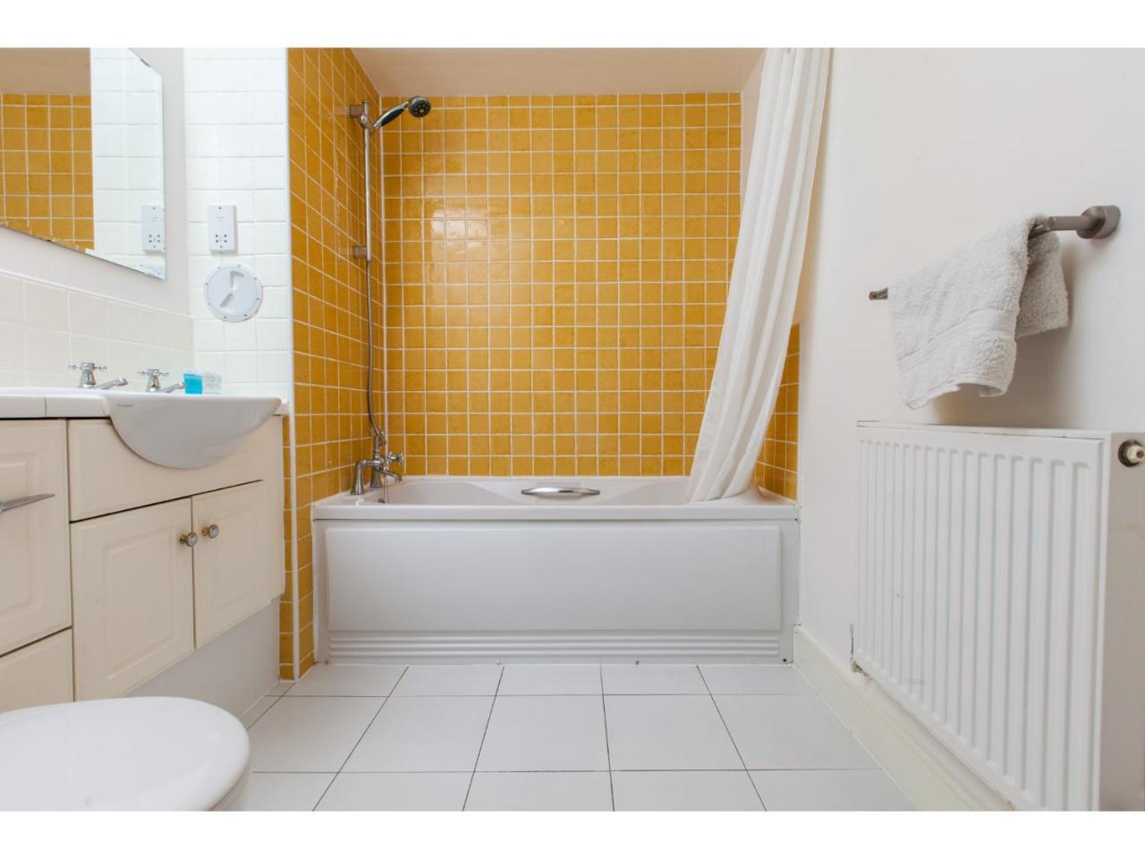 Spacious, Central Apartment เอดินบะระ ภายนอก รูปภาพ