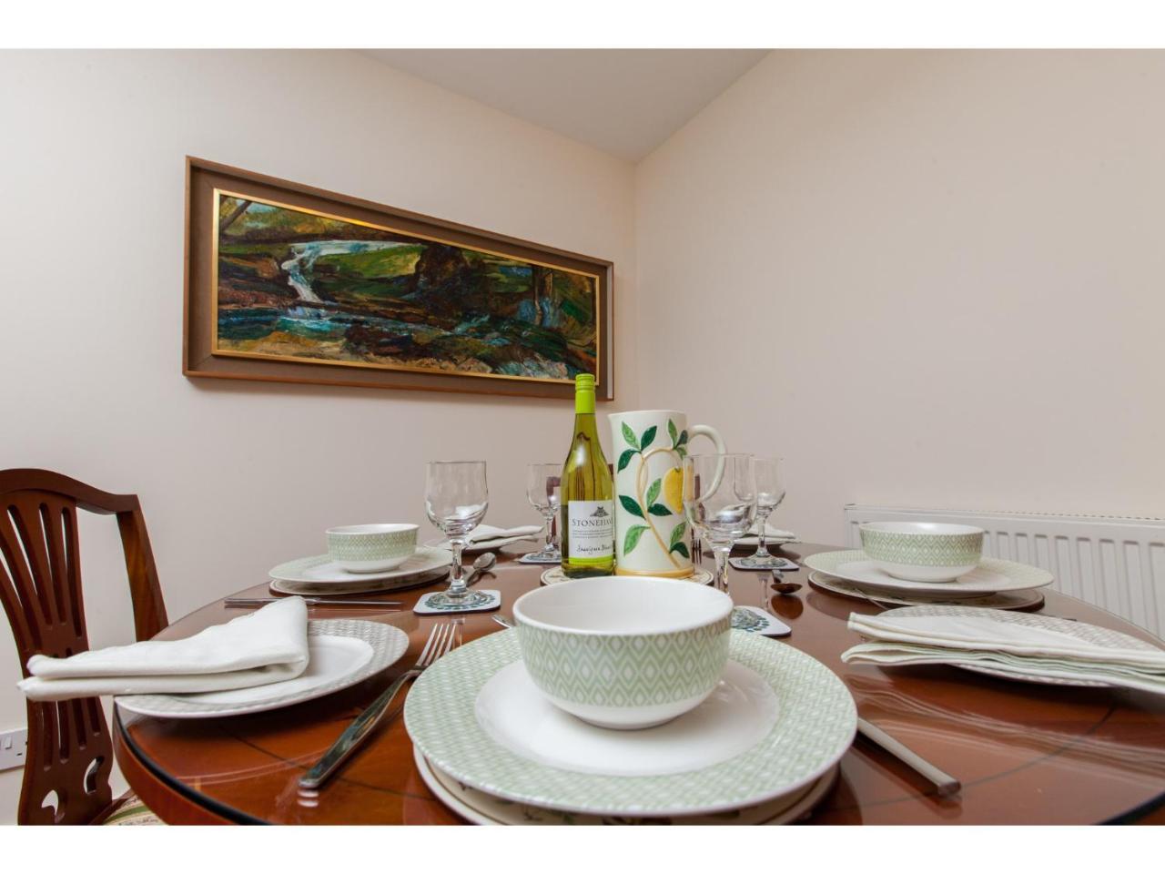 Spacious, Central Apartment เอดินบะระ ภายนอก รูปภาพ