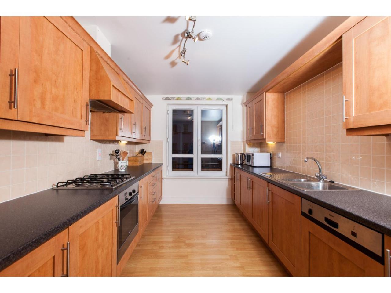 Spacious, Central Apartment เอดินบะระ ภายนอก รูปภาพ