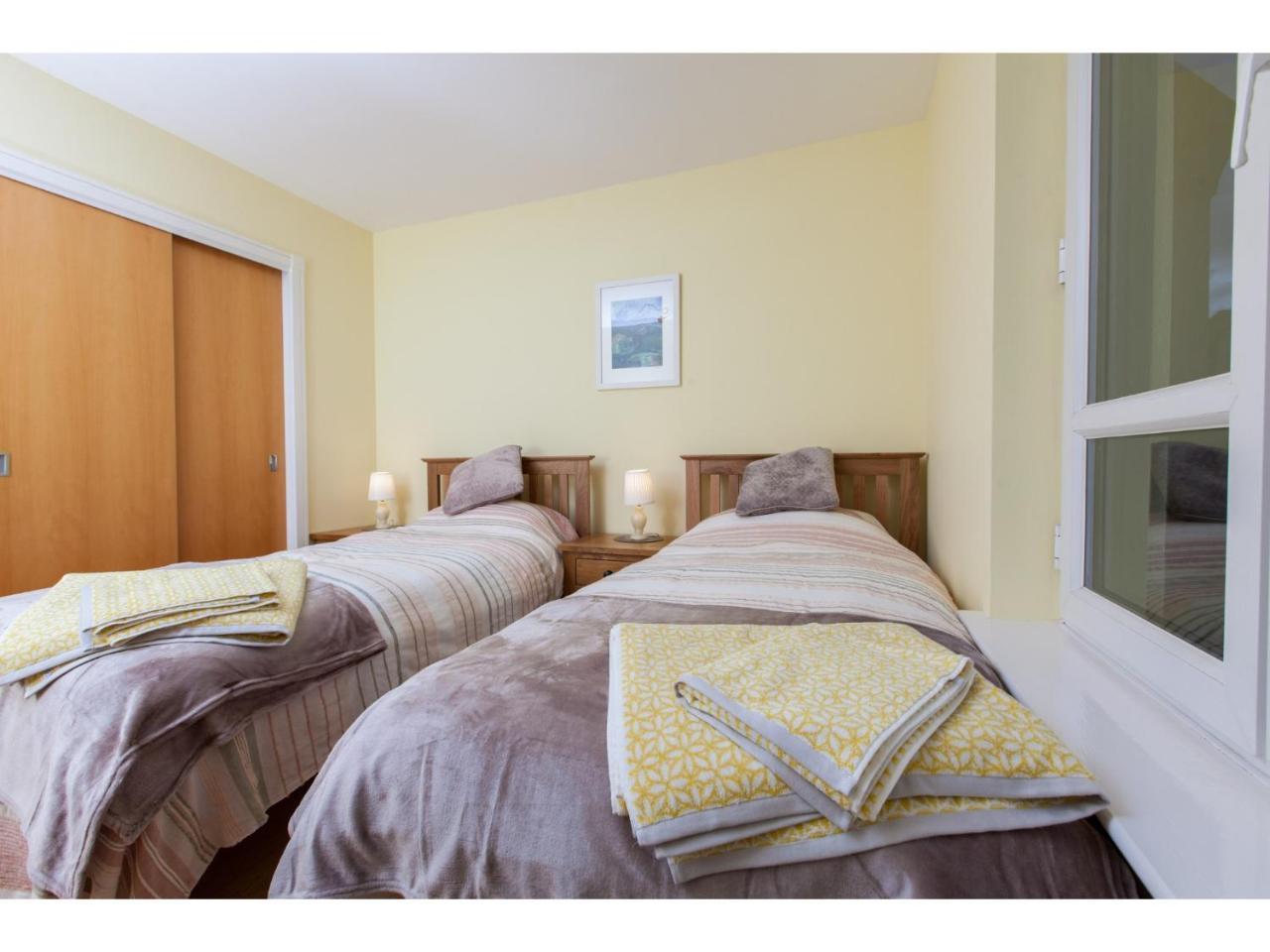 Spacious, Central Apartment เอดินบะระ ภายนอก รูปภาพ