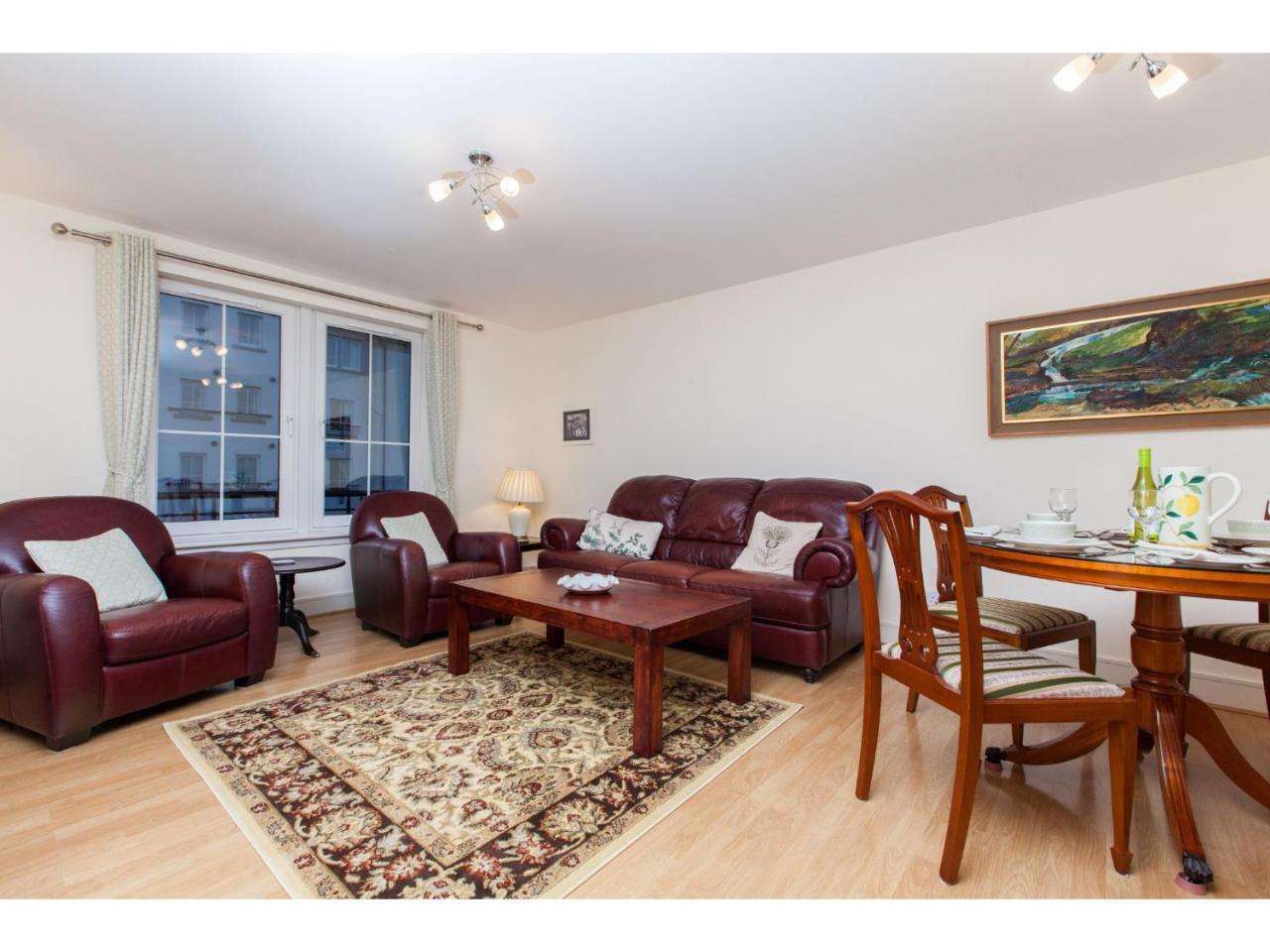 Spacious, Central Apartment เอดินบะระ ภายนอก รูปภาพ